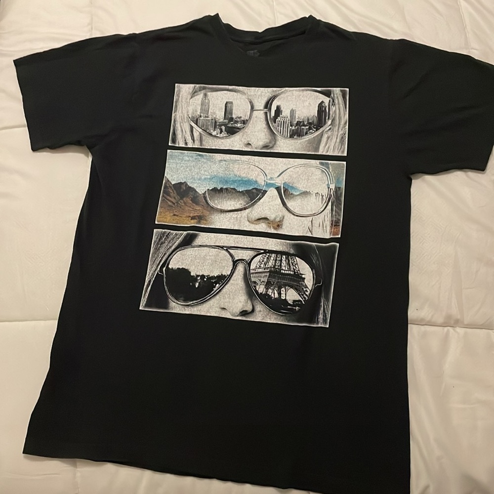 T-shirt by Heavyweight Champs